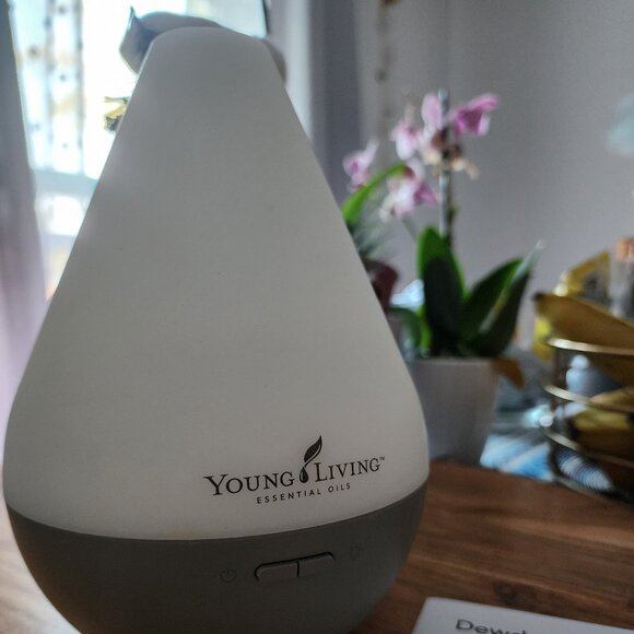Young Living Dew Drop Essential Oil Ultrasonic Diffuser - Picture 1 of 6
